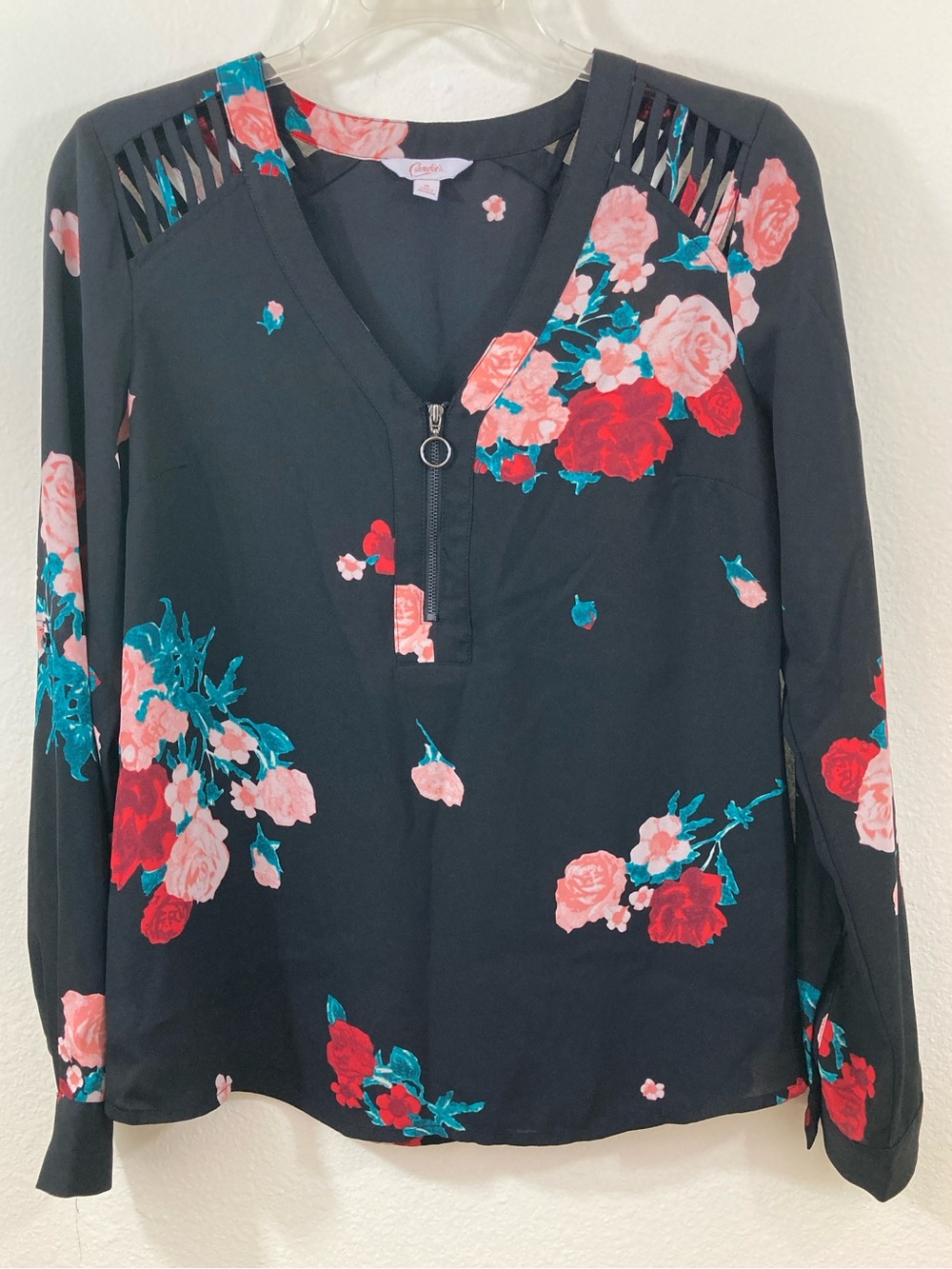 Candie’s Black Floral Cold Shoulder Half-Zip Blouse Size M